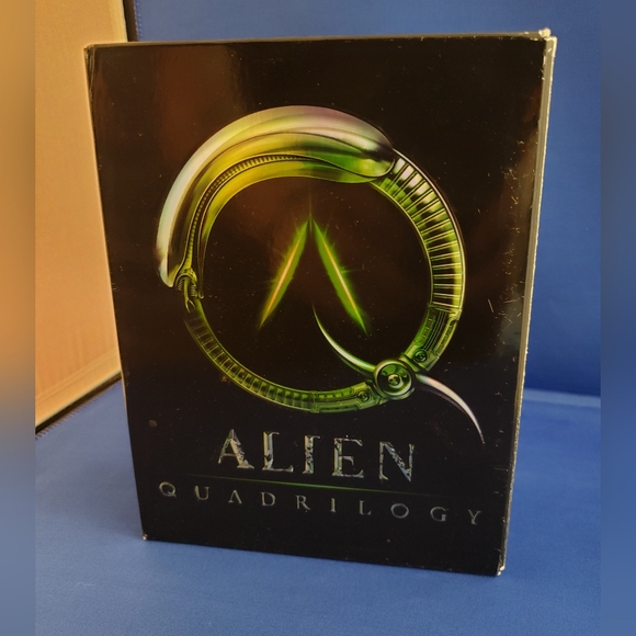 ALIEN QUADRILOGY 9 DVD Set - Picture 1 of 3
